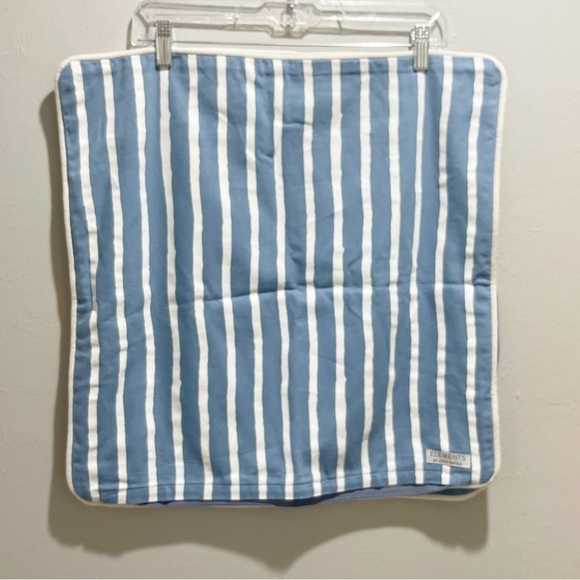 ELEMENTS BY ERIN GATES Set Of 2 Clover Paisley Block Print Pillow Covers 20”X20” - Picture 3 of 5